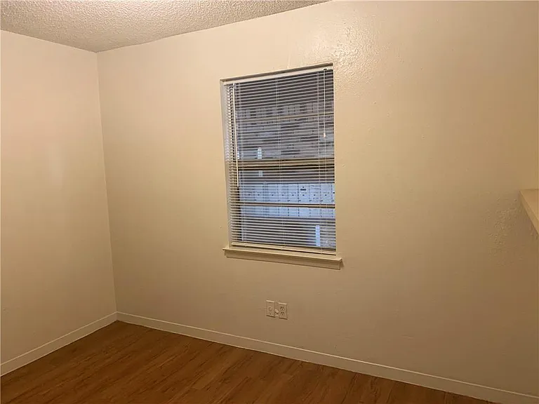 908 Emile St #4 — Photo 5