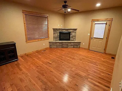 905 Saxon Way #D Photo 1