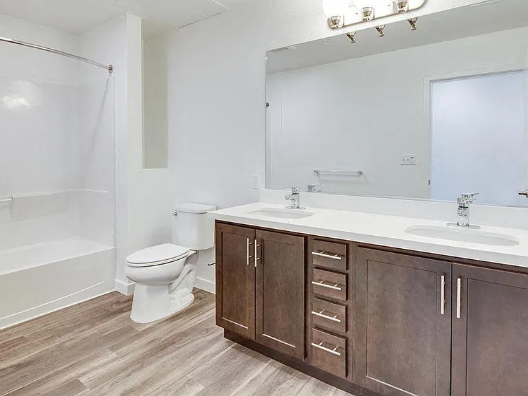 Deer Creek Apartments — Photo 21