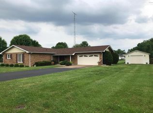 7906 Brookside Rd, Du Quoin, IL 62832