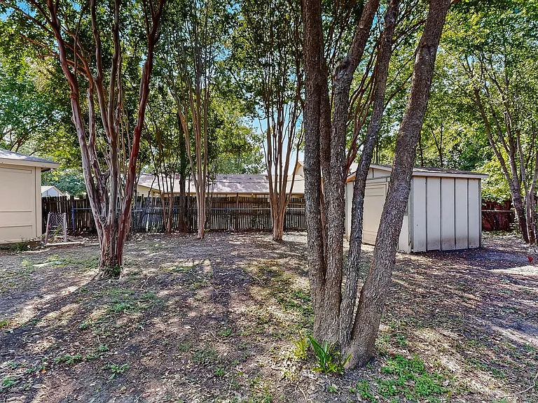 140 Trout St — Photo 45