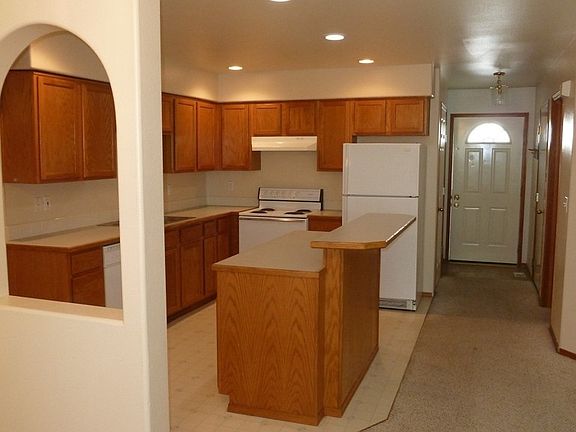 5th image of 1410 S Skyline Dr
