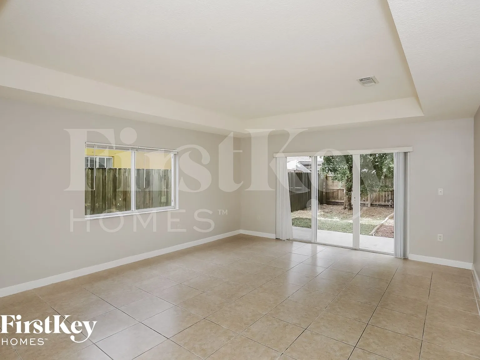 3 bed, 3.0 bath, 2689 sqft, $3,795 — Photo 4