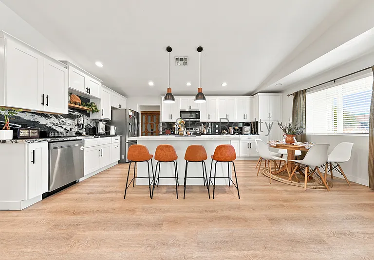 2162 E Concorda Dr — Photo 8