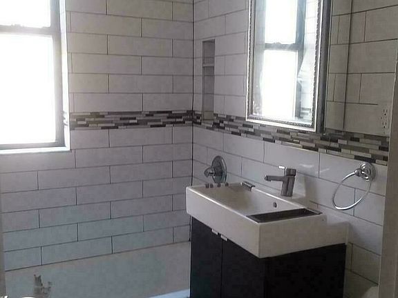 5th image of 427 W 51st St APT 6J