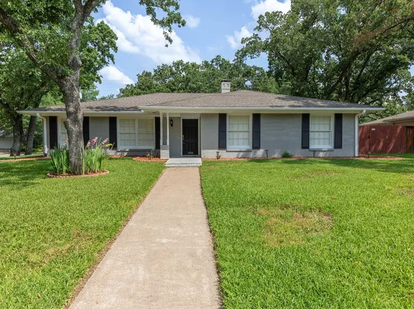 1008 Bryn Mawr St, Corsicana, TX 75110