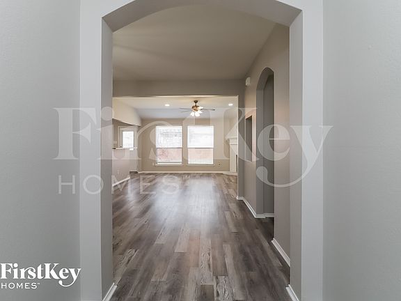 2nd image of 505 Covent Garden Pl