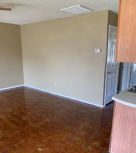 2 bed, 1.0 bath, 710 sqft, $695 — Photo 2
