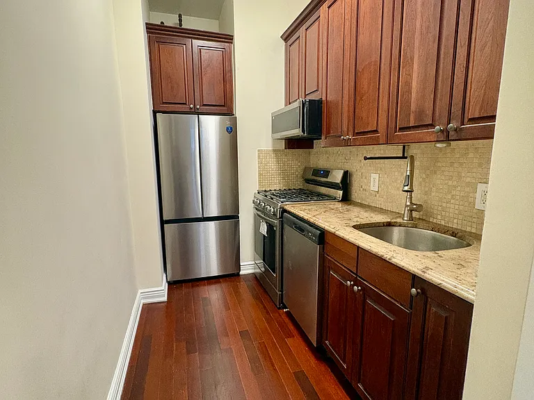 115 W 57th St #3F — Photo 3