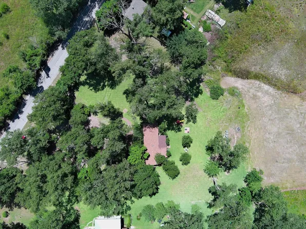 2435 E Lake Dr, Weatherford, TX 76087