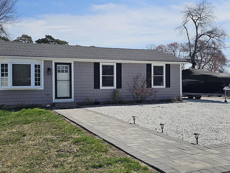 1141 Cape May Dr — Photo 2