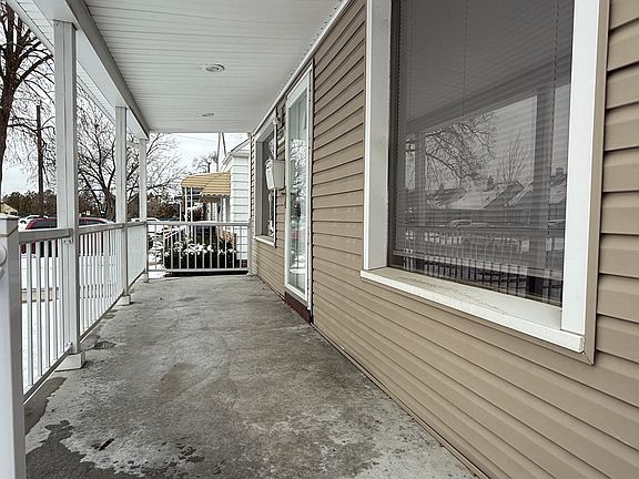 3rd image of 2328 Detroit Ave
