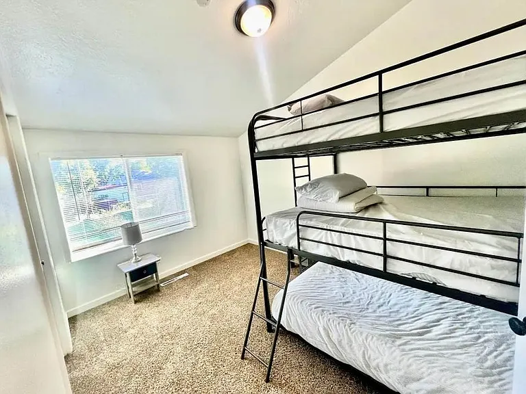 340 N 300 W #1 — Photo 8