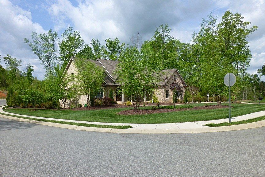 1st image of 10 White Poplar Ct