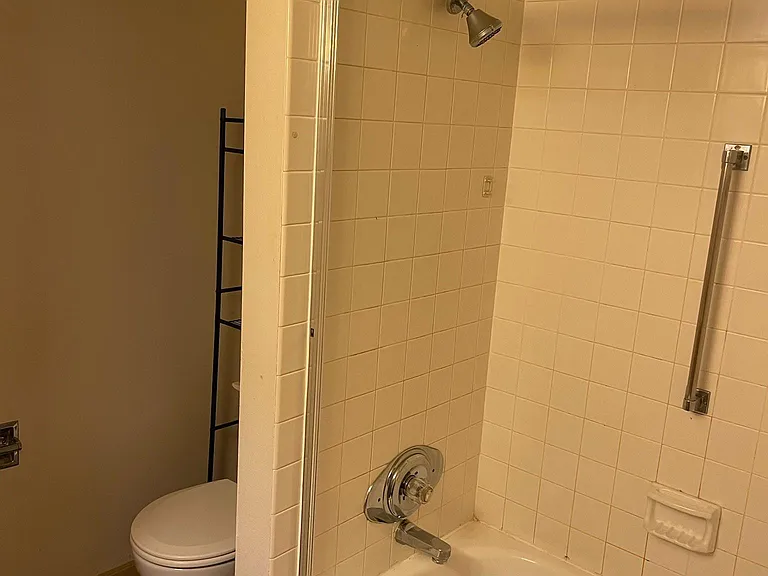 411 E Market St #304A — Photo 10