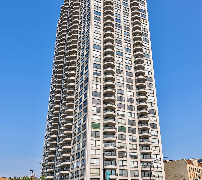 1st image of 2020 N Lincoln Park West Ave #22G