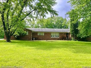 3441 S Hadley Ln, Ortonville, MI 48462