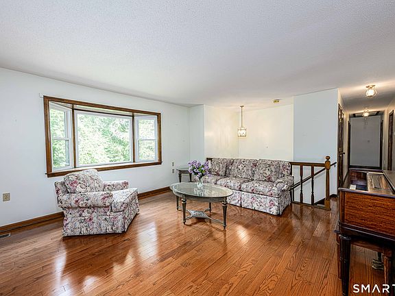 5th image of 311 Twin Lakes Road