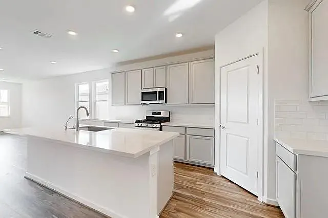 21611 Shadowbrook Birch Dr — Photo 2