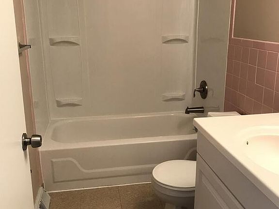 4th image of 103 Creekside Dr