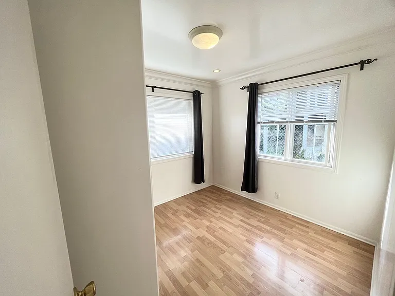 1119B Banyan St — Photo 9