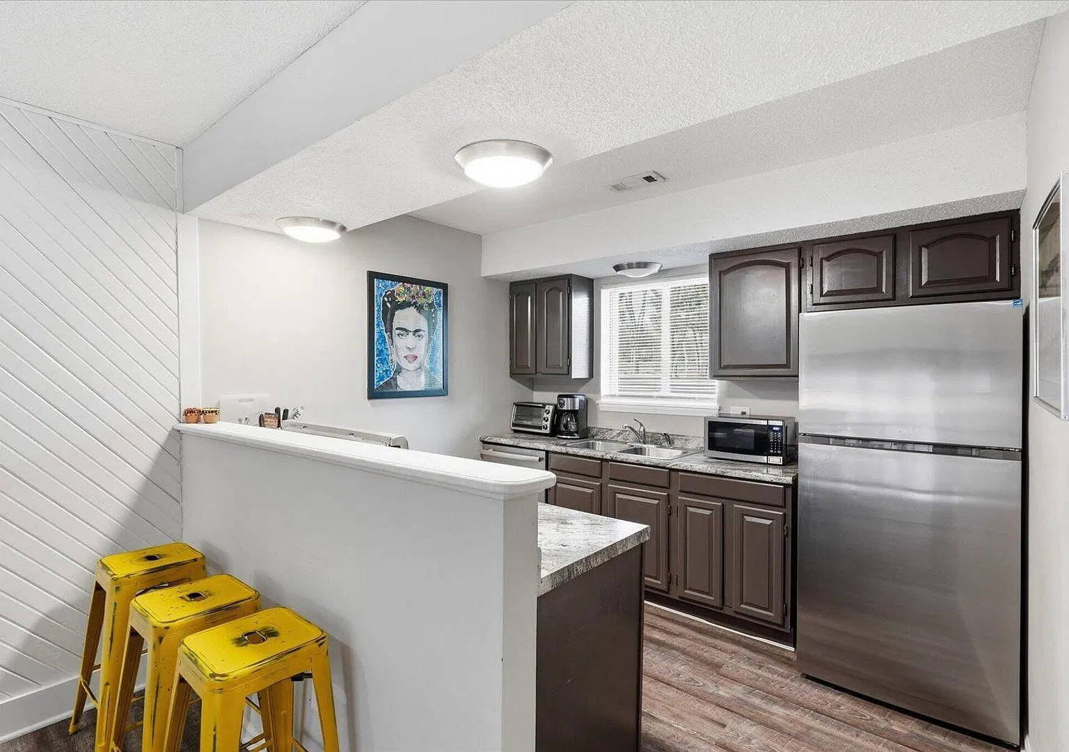 3 bed, 1.5 bath, $1,600 — Photo 2
