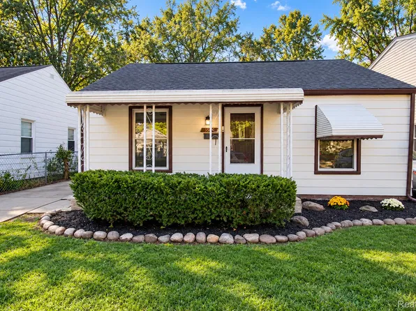 4533 Carnegie St, Wayne, MI 48184