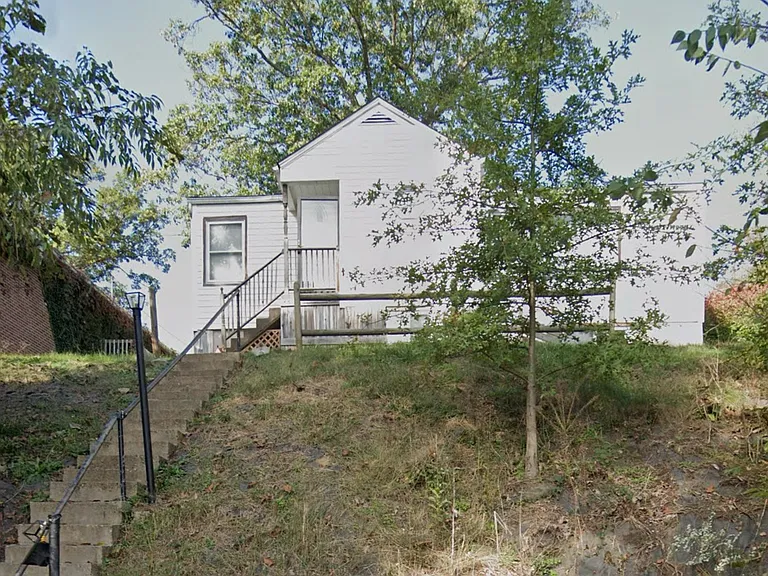 831 Scenic Dr — Photo 2