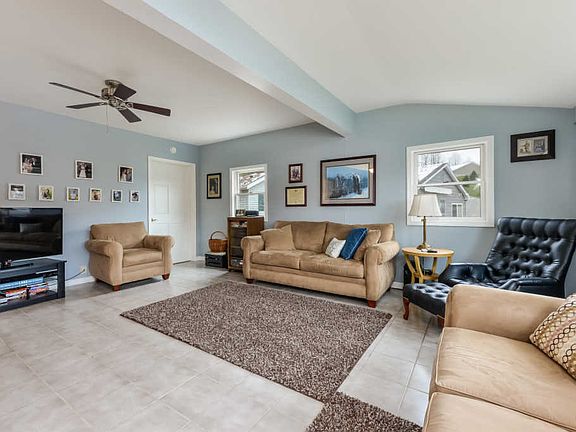 4th image of 2655 Selkirk Lake Dr