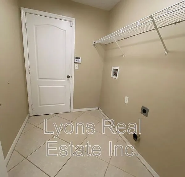 1104 NW 11th Pl — Photo 24