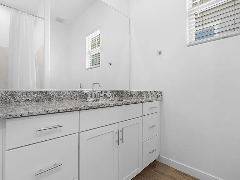 20132 W Catalina Dr — Photo 29