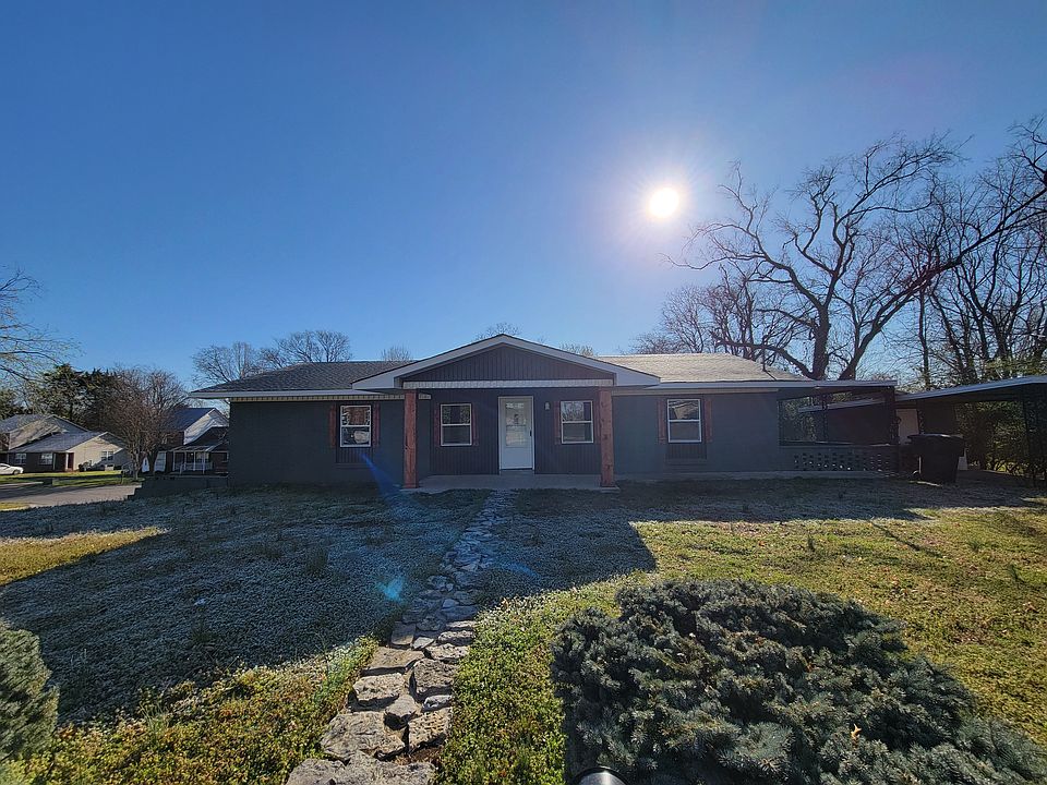 Brand new roof, fresh paint, and all new energy efficient windows!