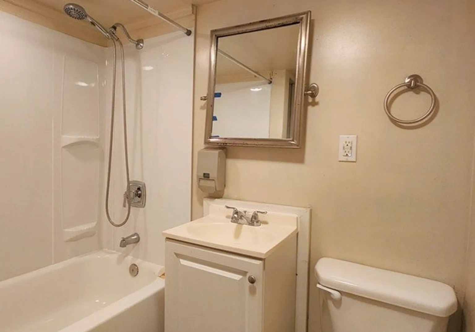 3 Bedroom Home in Blawnox, PA-Fox Chapel School District — Photo 4