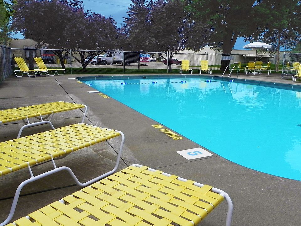 1st image of 2032 9th St #15