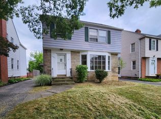 4405 Groveland Rd, University Heights, OH 44118