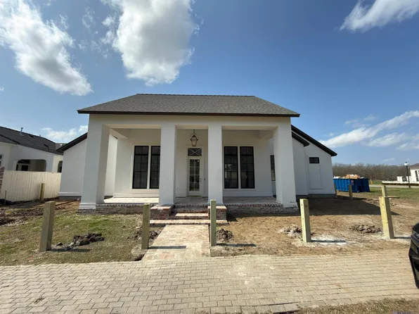 2725 Pointe Marie Dr, Baton Rouge, LA 70820