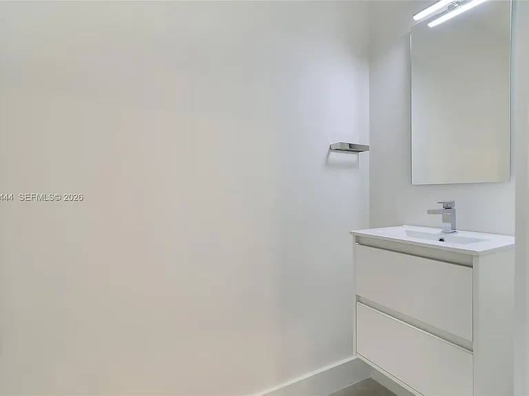 4413 NW 9th St — Photo 13