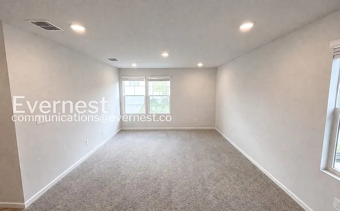 167 E Millbrook Dr — Photo 9