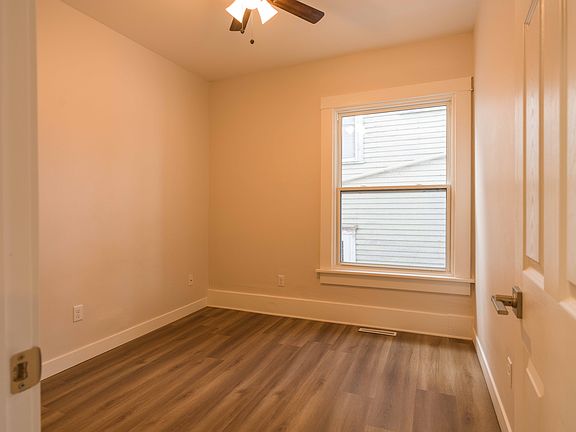 4th image of 821 Jefferson Ave #2