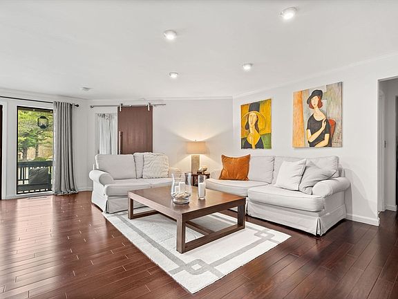 4th image of 13 1st St #A