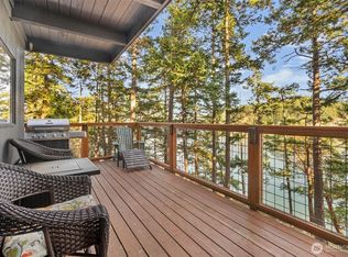 750 Chinook Way, Center Island, WA