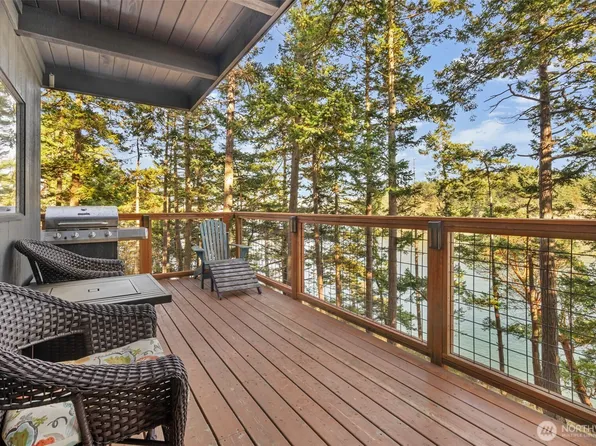 750 Chinook Way, Center Island, WA 98221