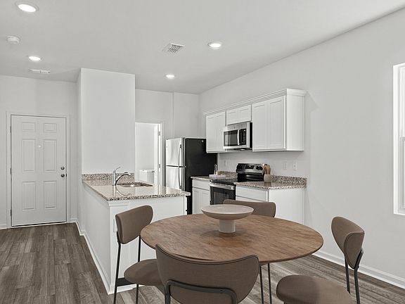 Alps The Alps Kitchen and Dining Area