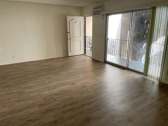 2nd image of 1852 Kelton Ave APT 4