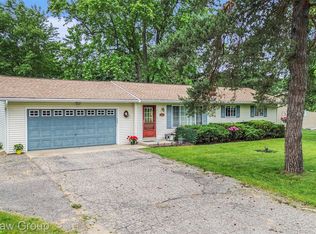 316 Spezia Dr, Oxford, MI