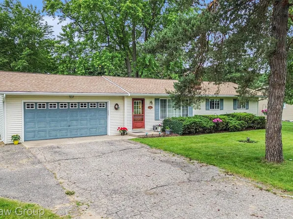 316 Spezia Dr, Oxford, MI 48371