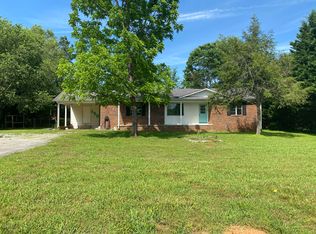 490 Bank St, Tellico Plains, TN 37385