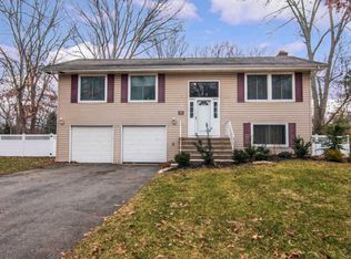 16 Liverpool Ct, Jackson, NJ