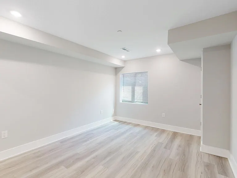 650 N 36th St #1 — Photo 10
