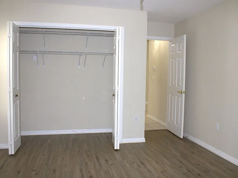 9395 Belvedere St — Photo 18